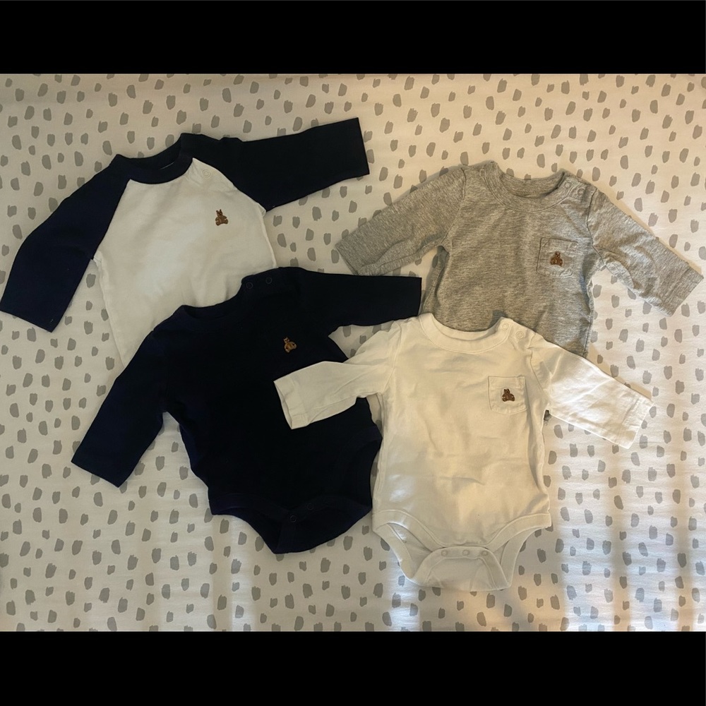 4 Baby Gap Bodysuit Size 0-3 Months